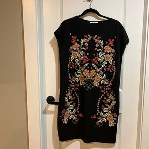 Women’s Zara dress/tunic.